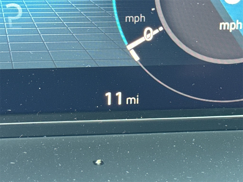 2025 Volkswagen Atlas 2.0T SE w/Technology Gray at DeMontrond Auto Country