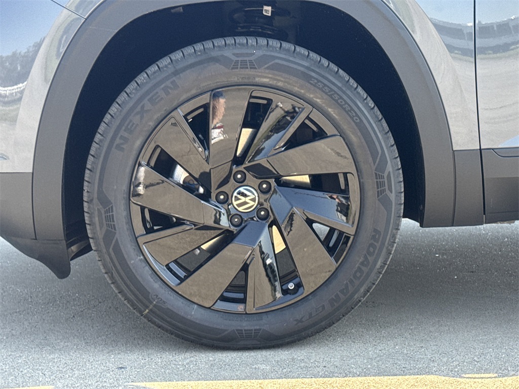 2025 Volkswagen Atlas 2.0T SE w/Technology Gray at DeMontrond Auto Country