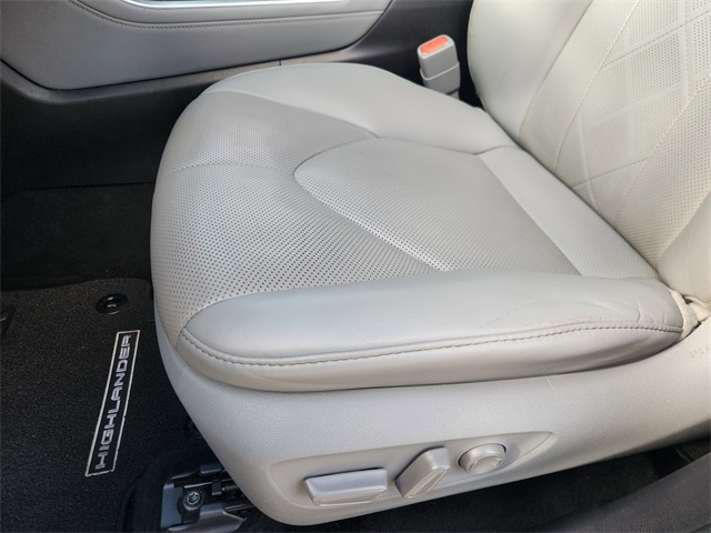 2021 Toyota Highlander Platinum  at Tom Peacock Cadillac