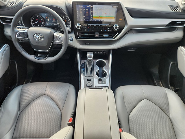 2021 Toyota Highlander Platinum  at Tom Peacock Cadillac