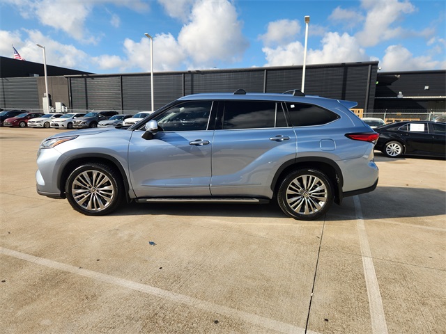 2021 Toyota Highlander Platinum  at Tom Peacock Cadillac
