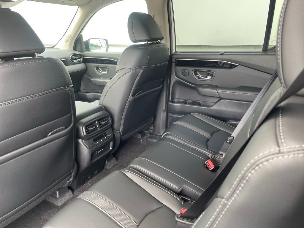 Thumbnail: 2025 Honda Pilot - 16