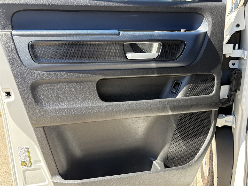 2025 Volkswagen ID. Buzz Pro S - 9