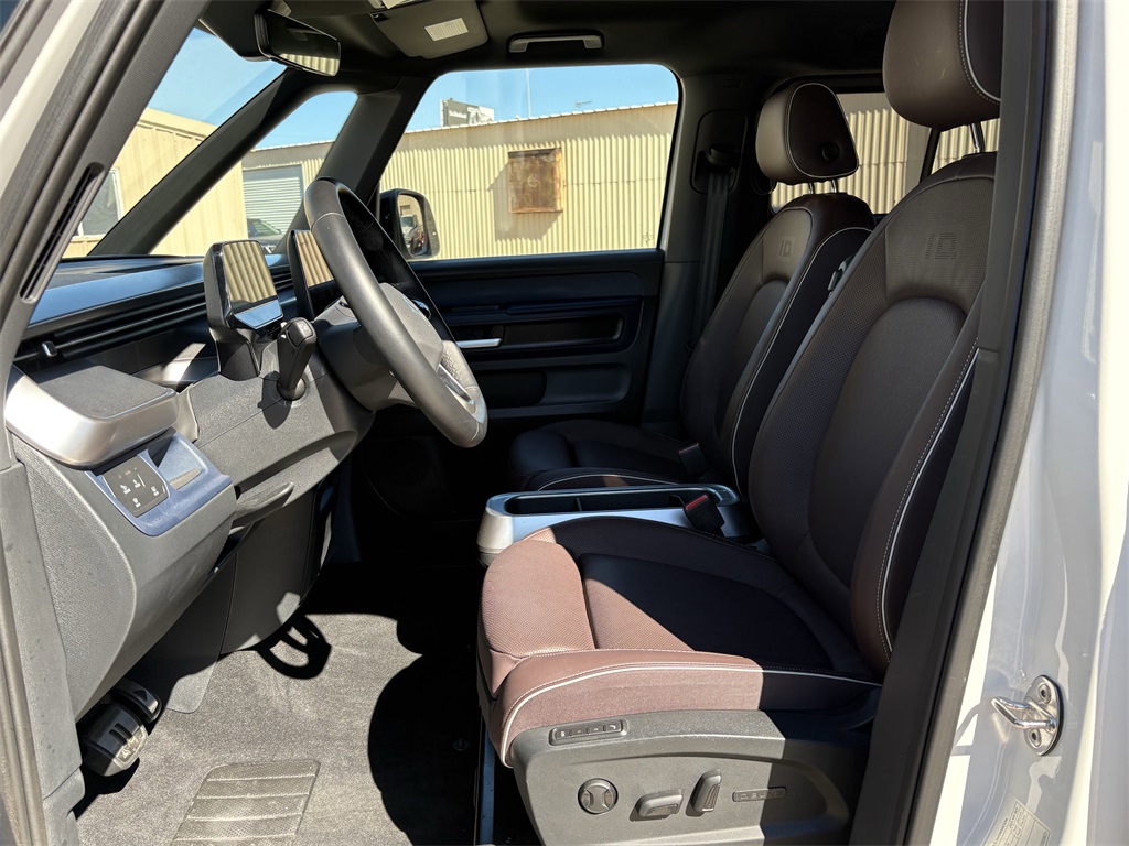 2025 Volkswagen ID. Buzz Pro S - 11