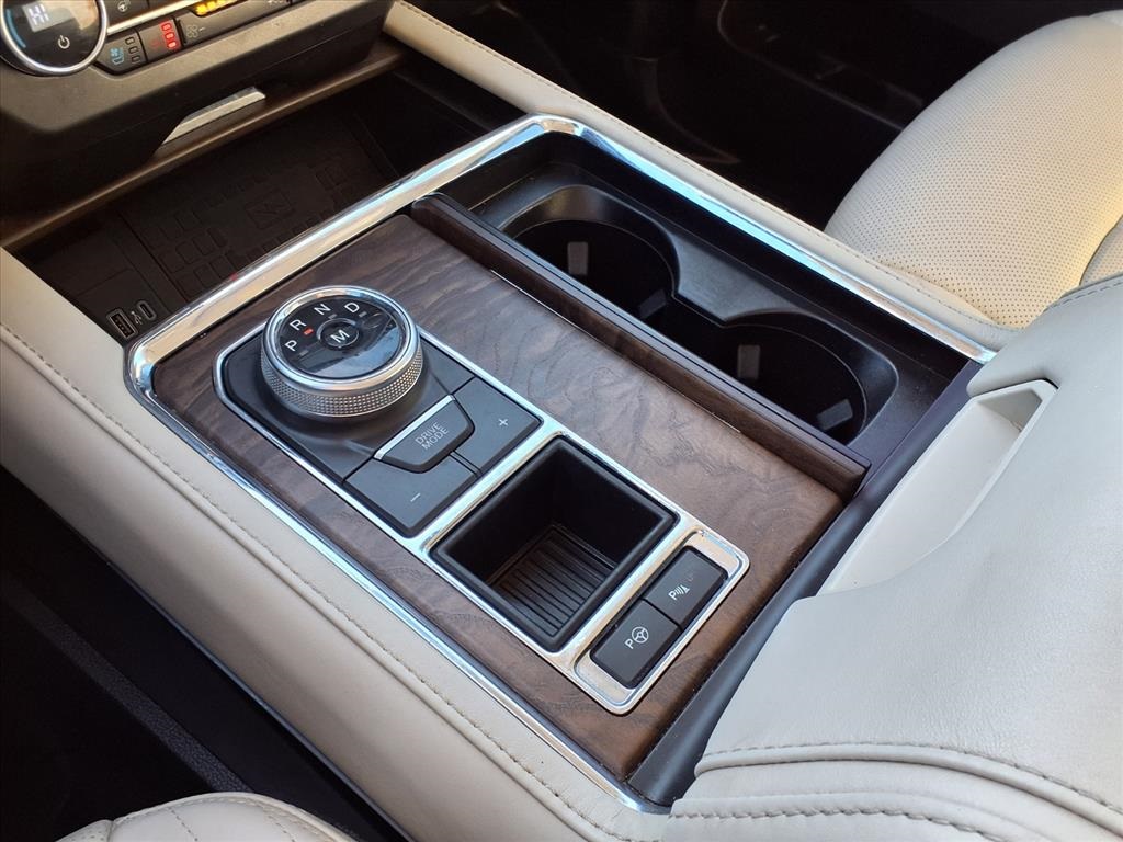 2020 Ford Expedition Platinum Gold at Bayway Cadillac Southwest