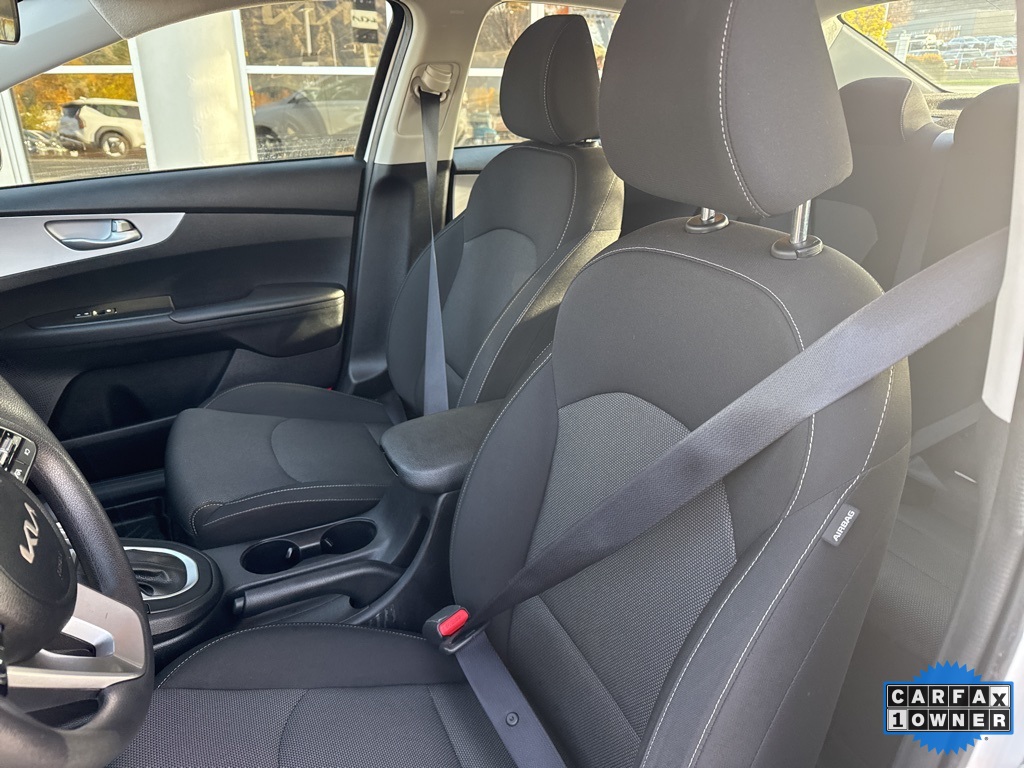 2024 Kia Forte LX photo 2