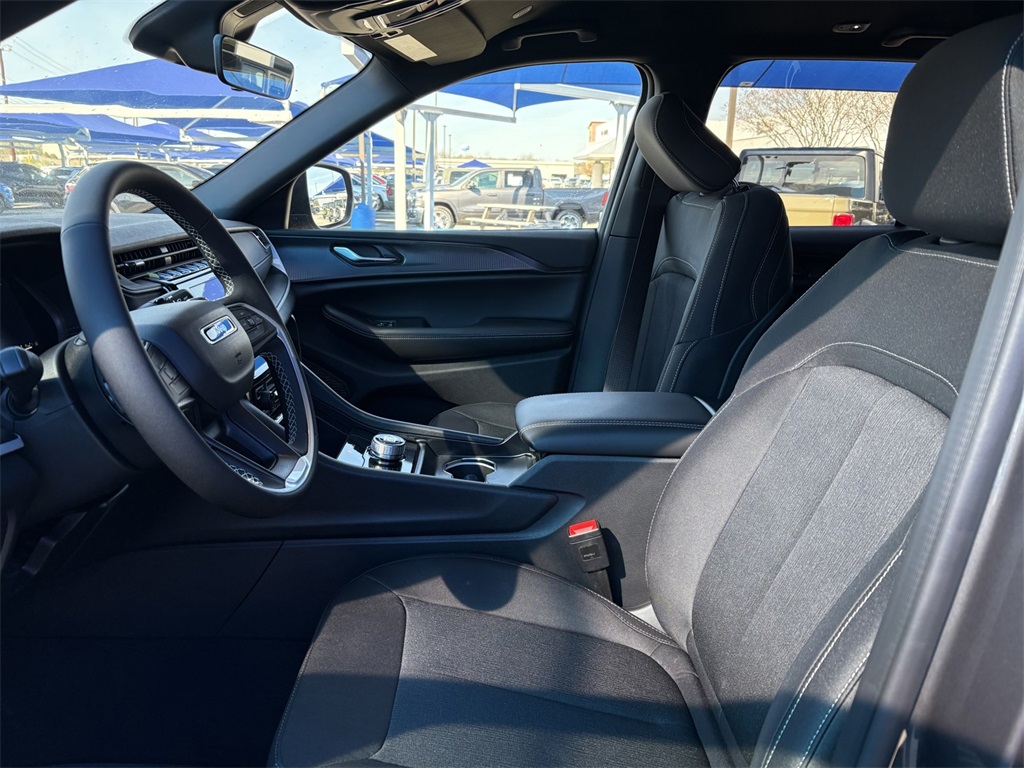 New Car 2025 Jeep Grand Cherokee  Laredo For Sale Under $35,000 In San Marcos, Texas