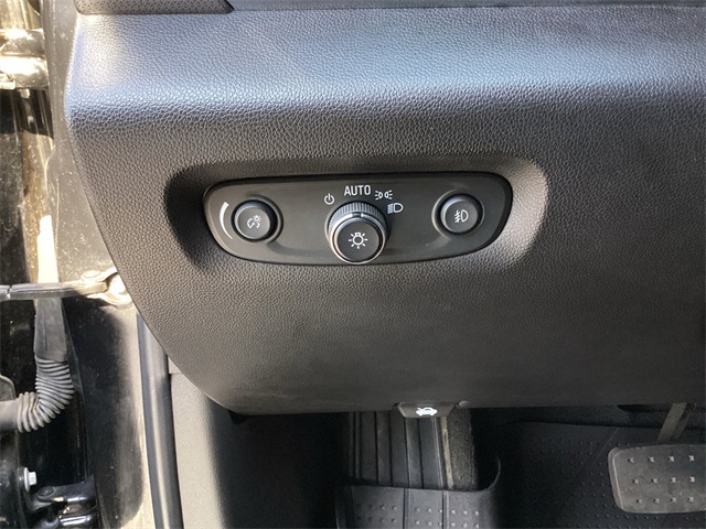 Used Car 2021 Chevrolet Traverse  Premier For Sale Under $30,000 In San Antonio, Texas