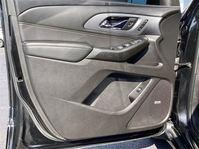 Used Car 2021 Chevrolet Traverse  Premier For Sale Under $30,000 In San Antonio, Texas