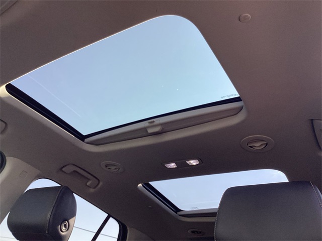 Used Car 2021 Chevrolet Traverse  Premier For Sale Under $30,000 In San Antonio, Texas