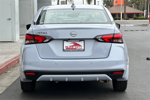 2025 Nissan Versa 1.6 SV photo 4