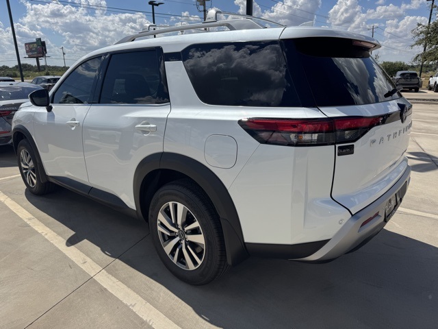 2025 Nissan Pathfinder SL photo 7