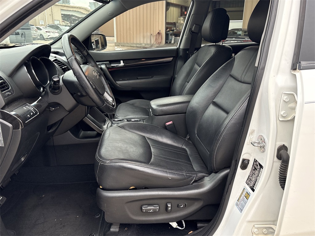 2013 Kia Sorento EX White at Parkway Family Mazda