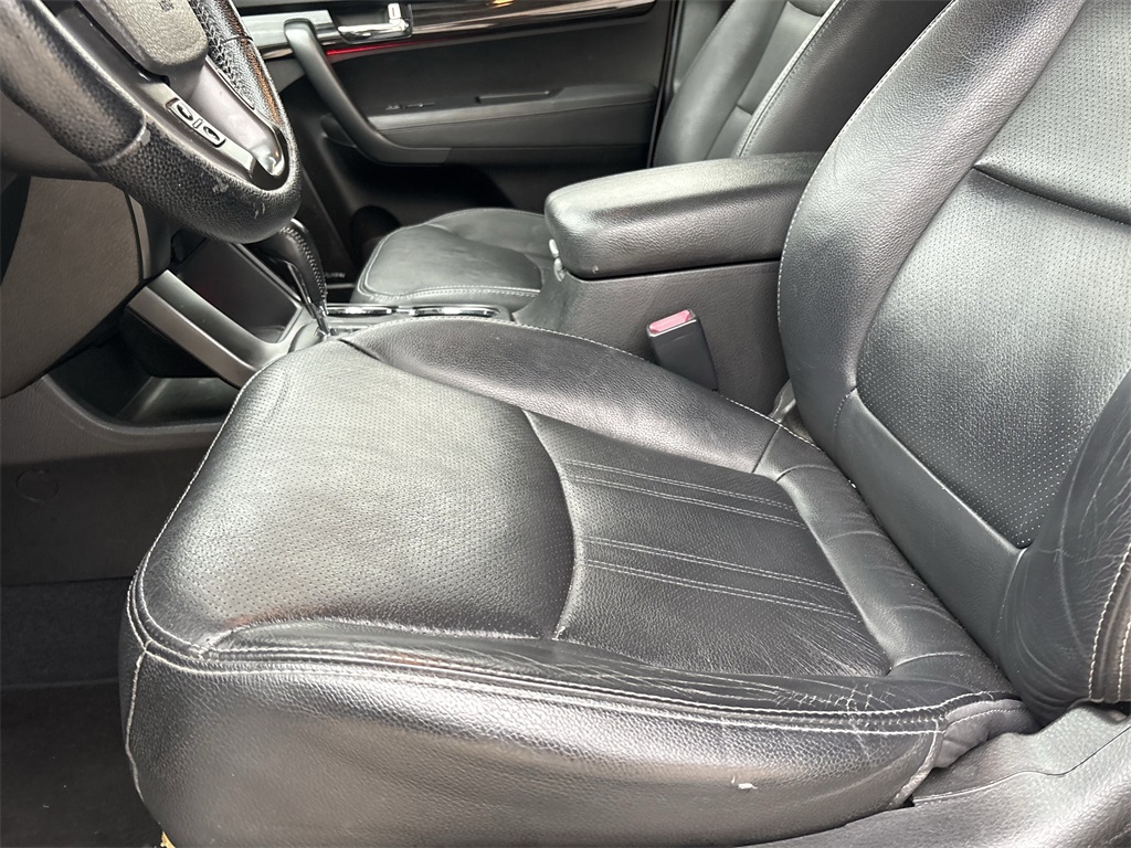 2013 Kia Sorento EX White at Parkway Family Mazda