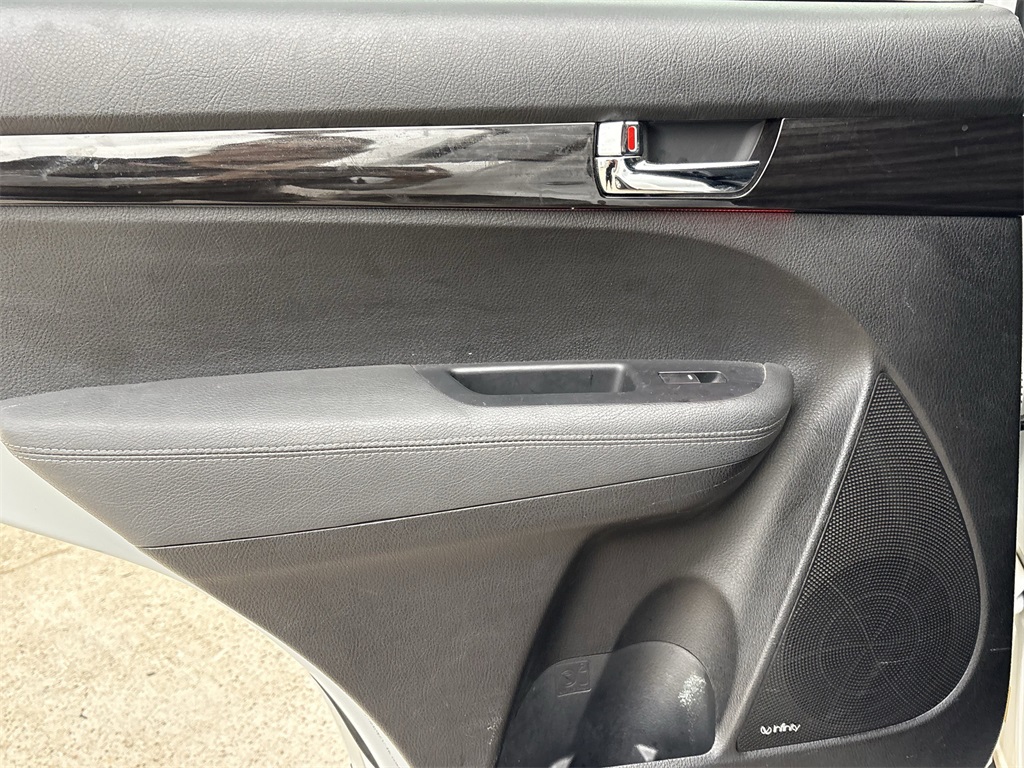 2013 Kia Sorento EX White at Parkway Family Mazda