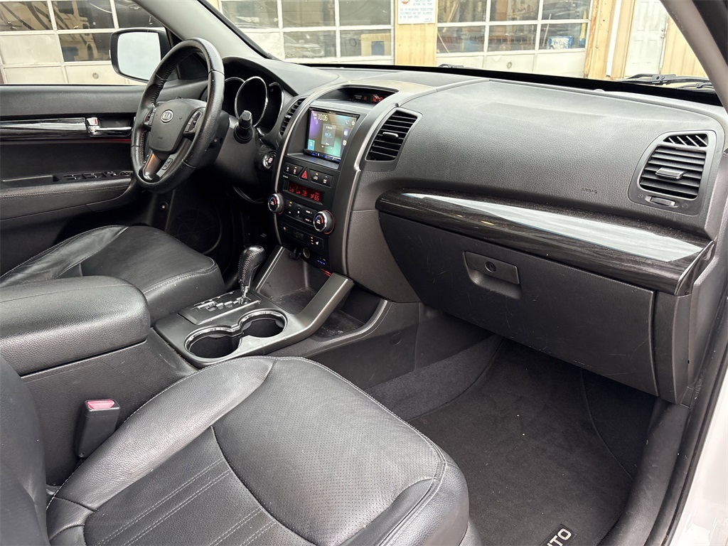 2013 Kia Sorento EX White at Parkway Family Mazda