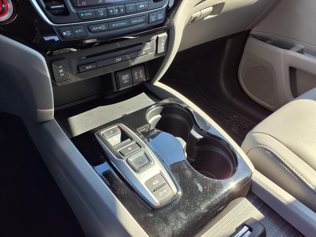 2016 Honda Pilot Touring Blue at Autostrade