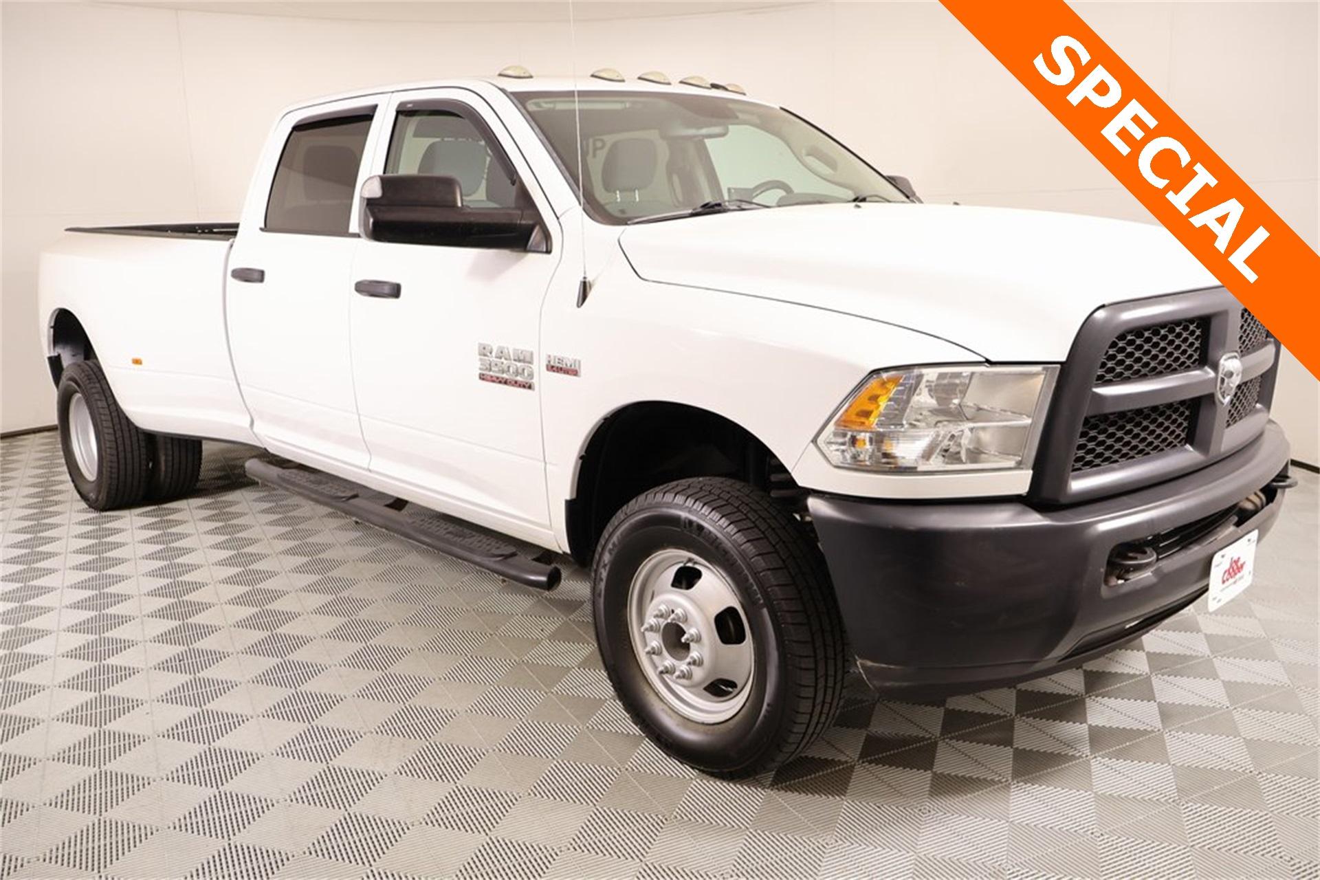 2016 RAM 3500 Tradesman Crew Cab LB DRW 4WD