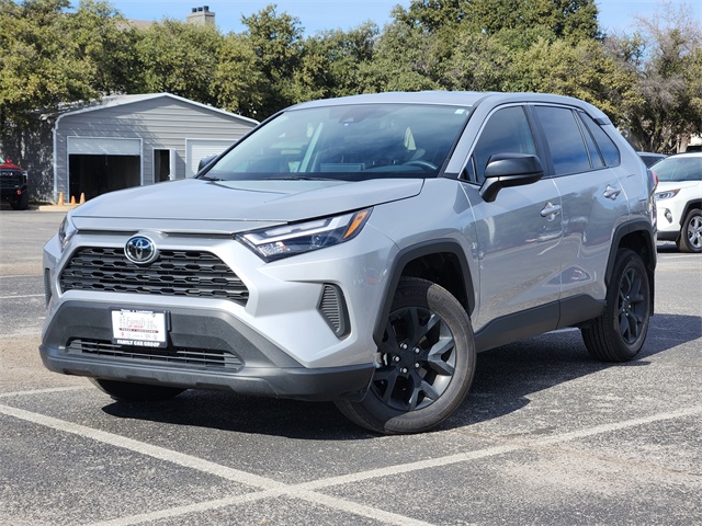 2025 Toyota RAV4 LE FWD