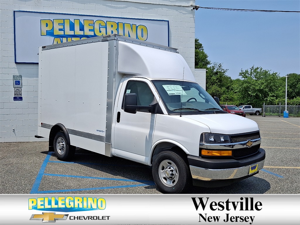 2025 Chevrolet Express Chassis 3500 Cutaway 139