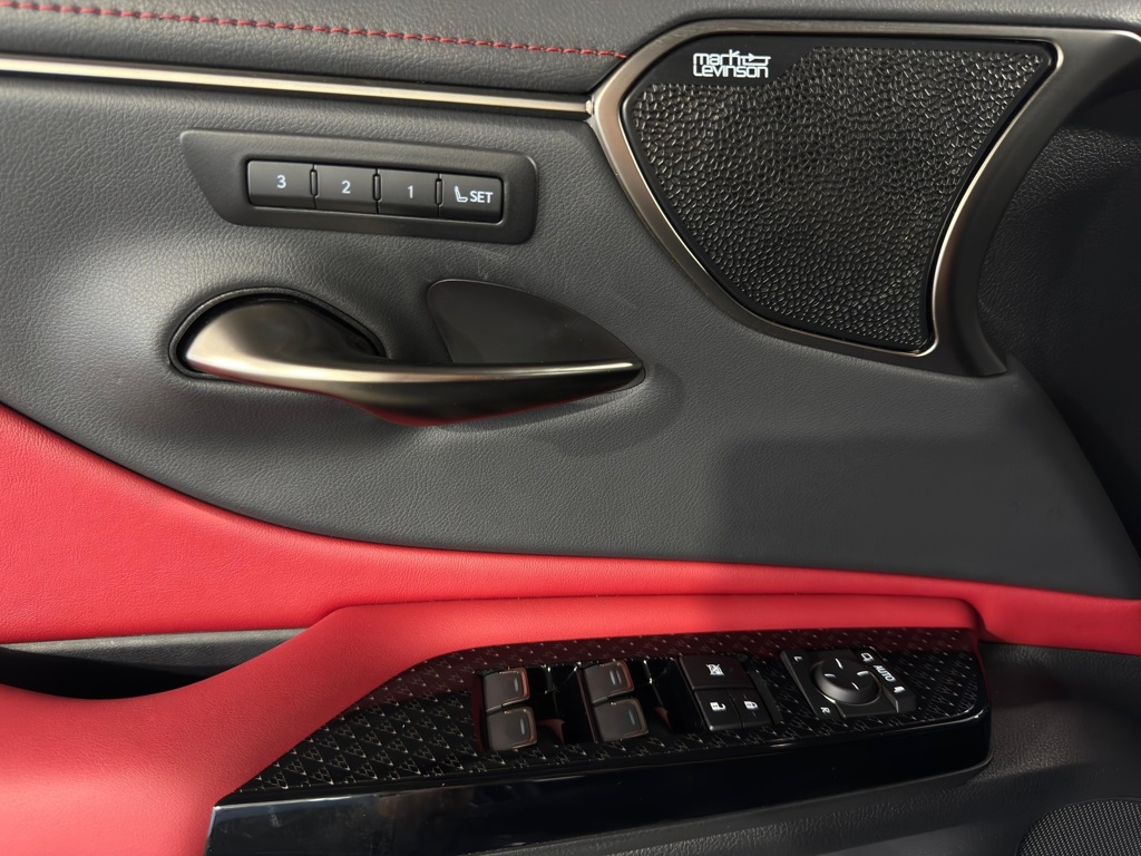 Thumbnail: 2025 Lexus ES - 13