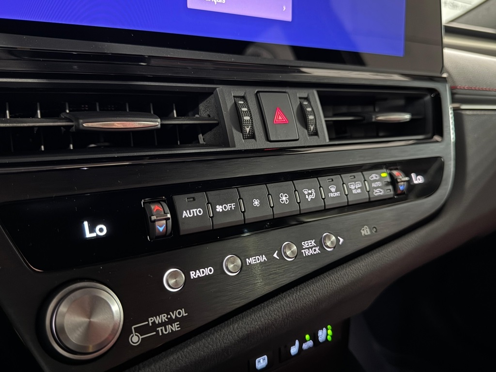 Thumbnail: 2025 Lexus ES - 22