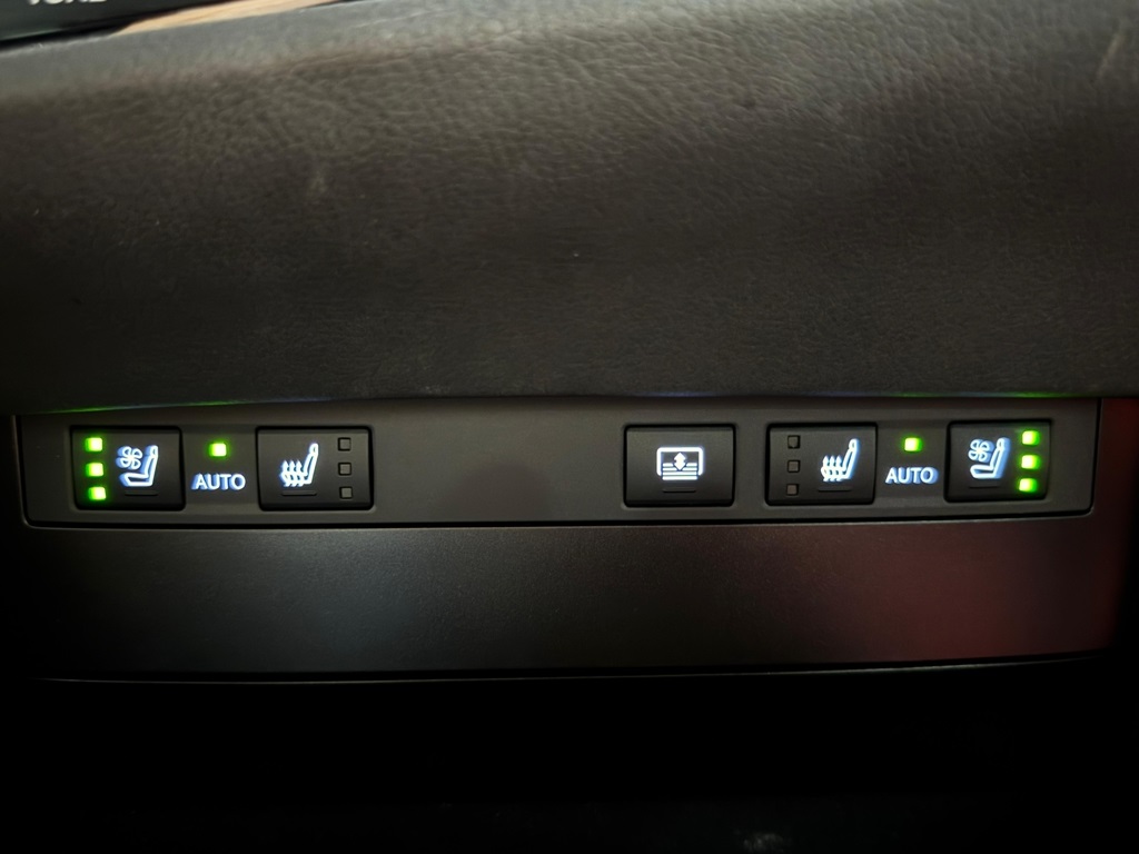 Thumbnail: 2025 Lexus ES - 23