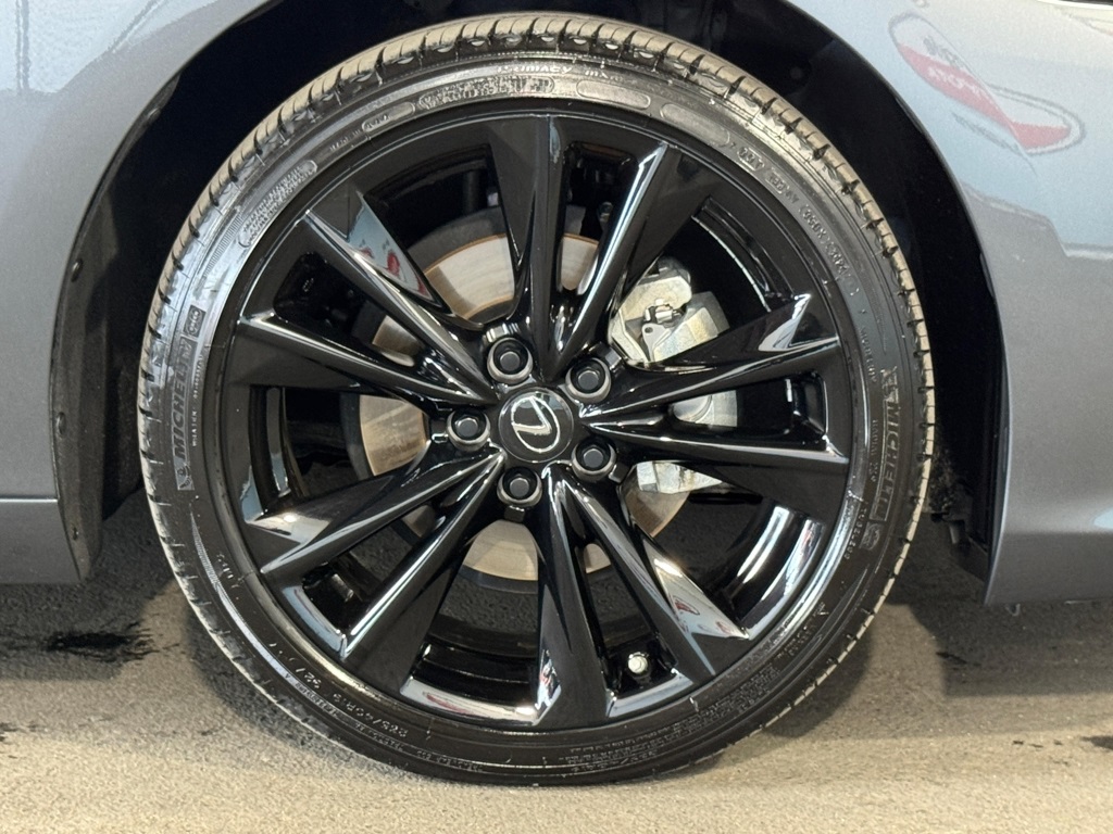 Thumbnail: 2025 Lexus ES - 4