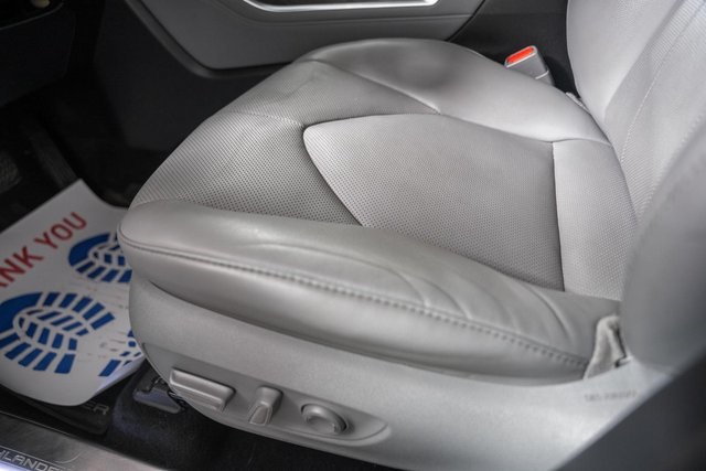 ToyotaHighlander Hybrid41