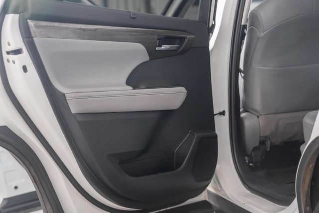 ToyotaHighlander Hybrid42