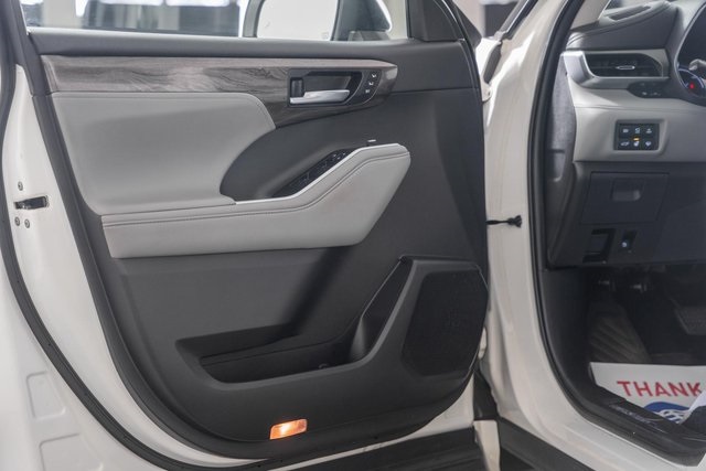 ToyotaHighlander Hybrid43