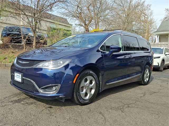 Jazz Blue Pearlcoat 2017 Chrysler Pacifica Touring L Plus FWD Minivan Front-Wheel Drive 9-Speed Automatic