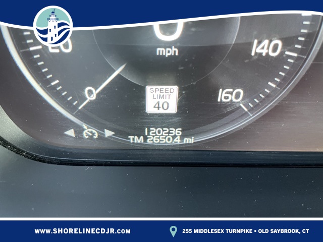 2016 Volvo XC90 T6 Momentum AWD