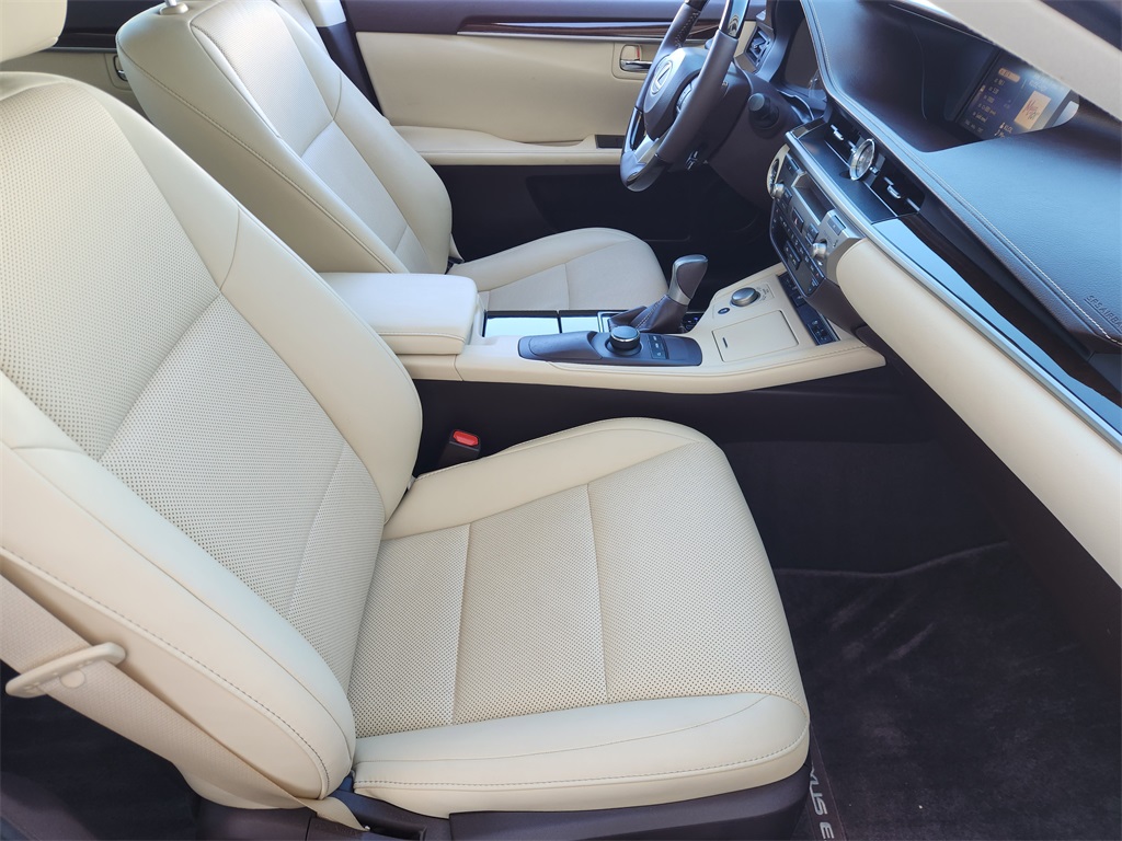 2016 Lexus ES 350 Black at Ultimate Motorsports