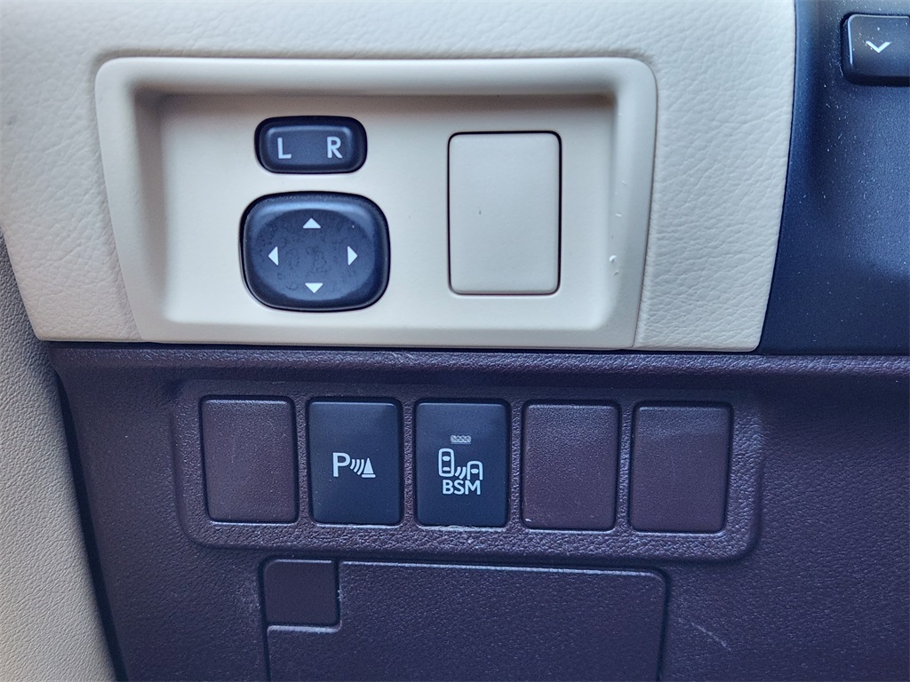 2016 Lexus ES 350 Black at Ultimate Motorsports