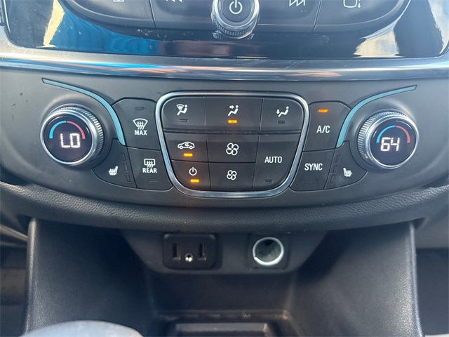Used Car 2023 Chevrolet Traverse  Lt For Sale Under $30,000 In San Antonio, Texas