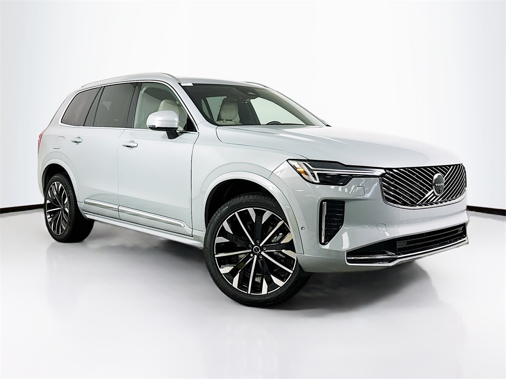 2026 Volvo XC90 Plus's photo