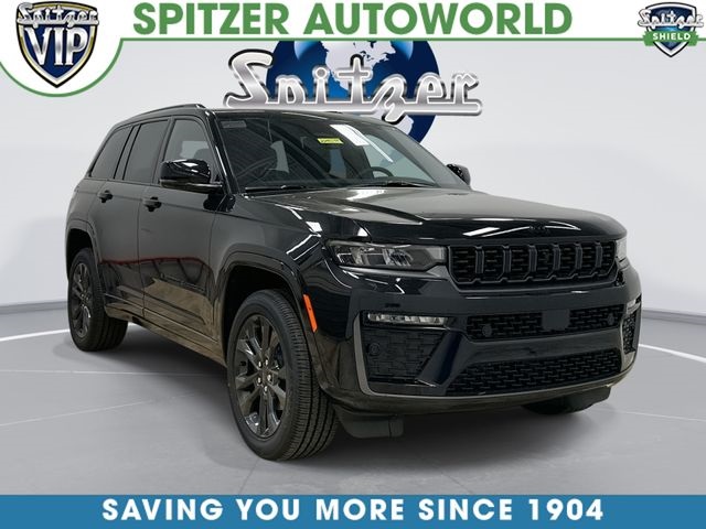Diamond Black Crystal Pearlcoat 2026 Jeep Grand Cherokee SUV / Crossover Four-Wheel Drive 8-Speed Automatic