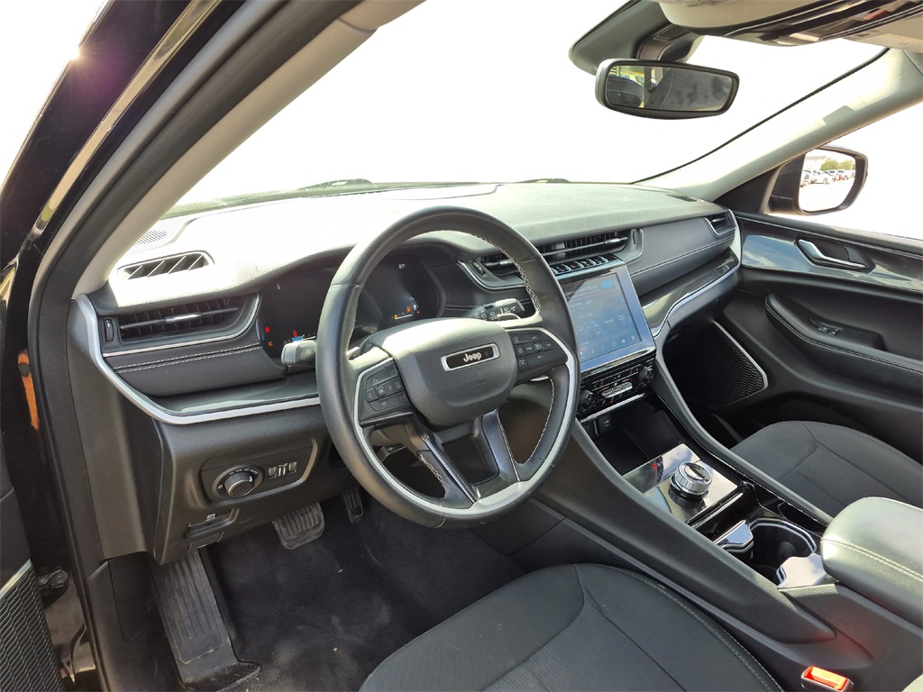 2022 Jeep Grand Cherokee L Laredo Black at Gullo Toyota