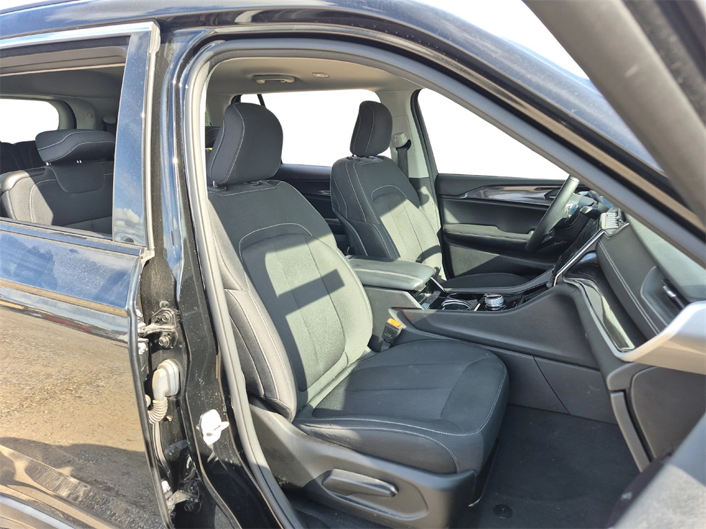 2022 Jeep Grand Cherokee L Laredo Black at Gullo Toyota