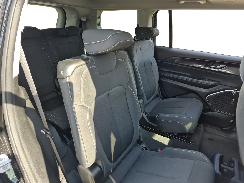 2022 Jeep Grand Cherokee L Laredo Black at Gullo Toyota