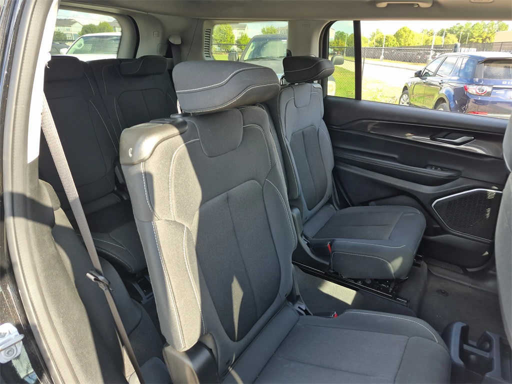 2022 Jeep Grand Cherokee L Laredo Black at Gullo Toyota