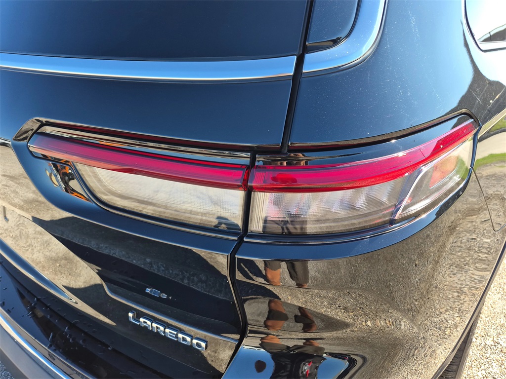 2022 Jeep Grand Cherokee L Laredo Black at Gullo Toyota