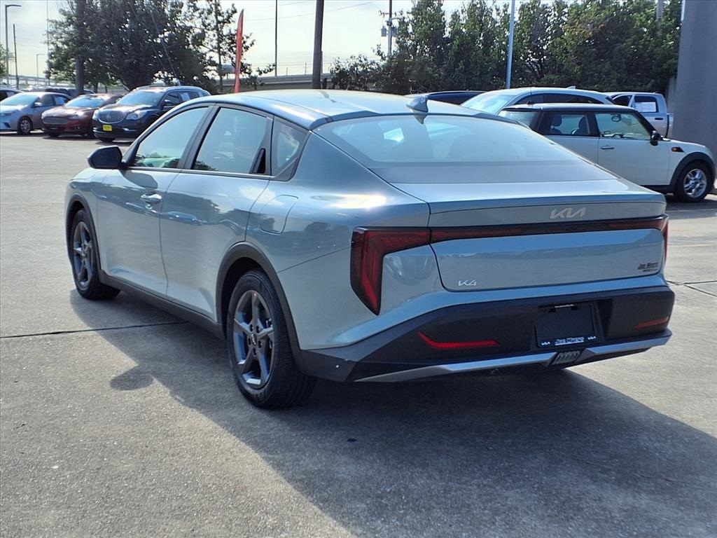 2025 Kia K4 LXS - 1