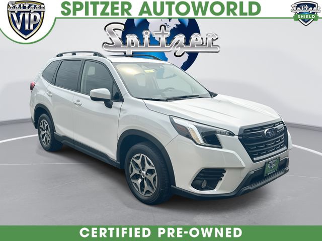 Crystal White Pearl 2022 Subaru Forester SUV / Crossover All-Wheel Drive Continuously Variable Transmission