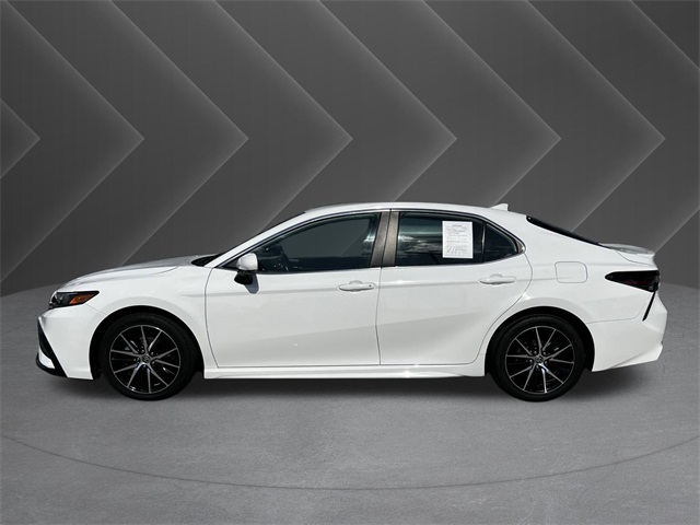 2024 Toyota Camry SE - 1