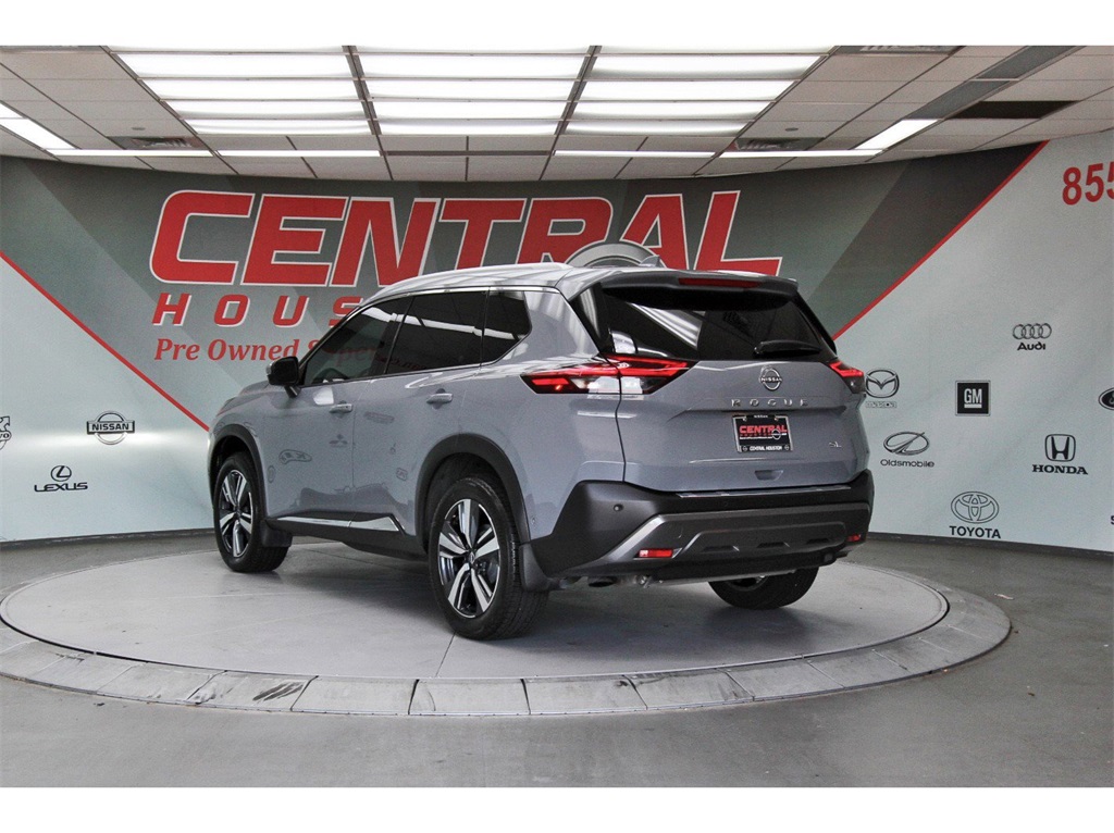 2023 Nissan Rogue SL - 3