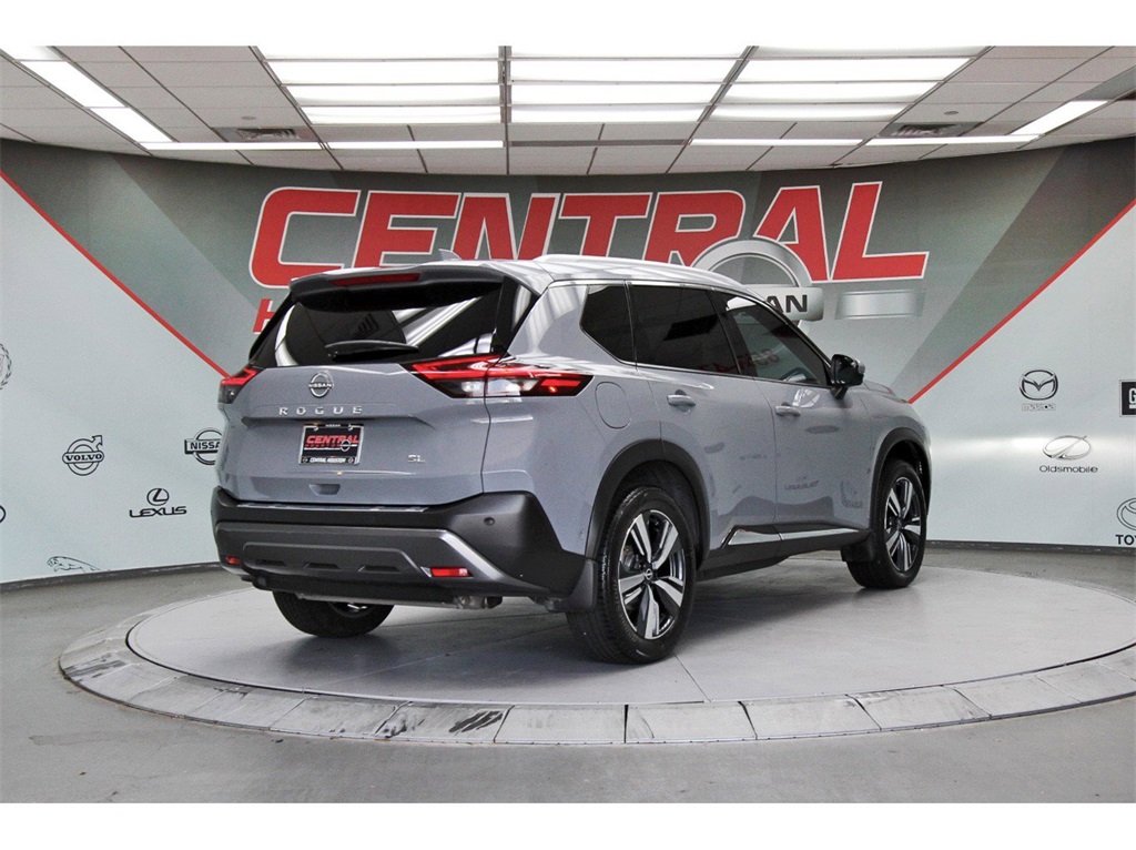 2023 Nissan Rogue SL - 4