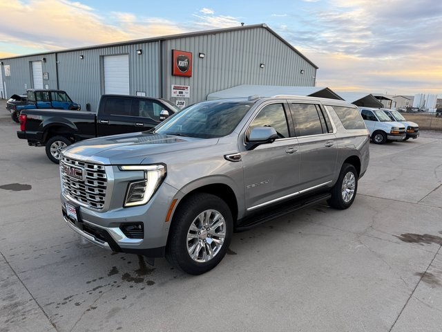 2025 GMC Yukon XL Denali 4WD