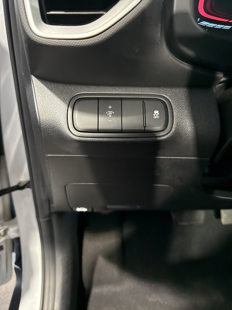 Thumbnail: 2024 Hyundai Venue - 31